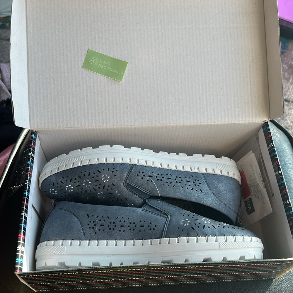 Italian made Stefania shoes, size 38. Size 8 US. with brand new Box. - Picture 4 of 16